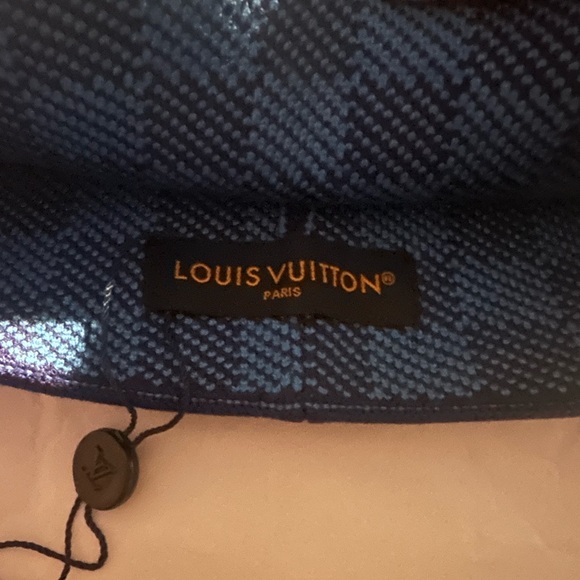 Louis Vuitton Vibrant Blue Knit Beanie - Picture 4 of 4